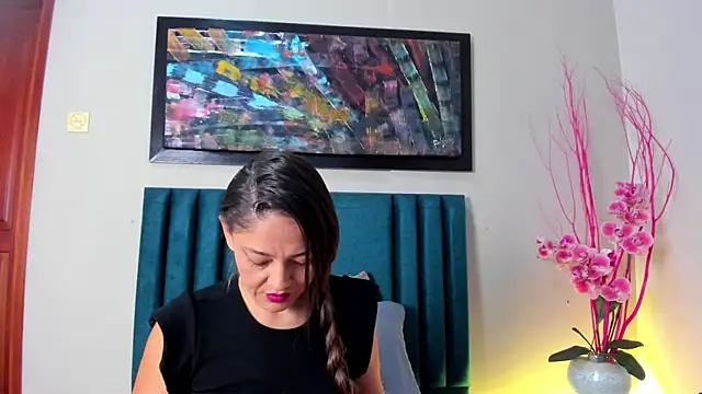 Snapshot of EloiseQuinn chatting on October 2025 01:25:02 PM EloiseQuinn online show from October 2025 01:25:02 PM