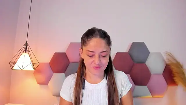 Snapshot of EloiseQuinn chatting on October 2025 01:45:02 PM EloiseQuinn online show from October 2025 01:45:02 PM