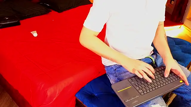 MarcoVitto online show from October 2025 11:42:02 AM