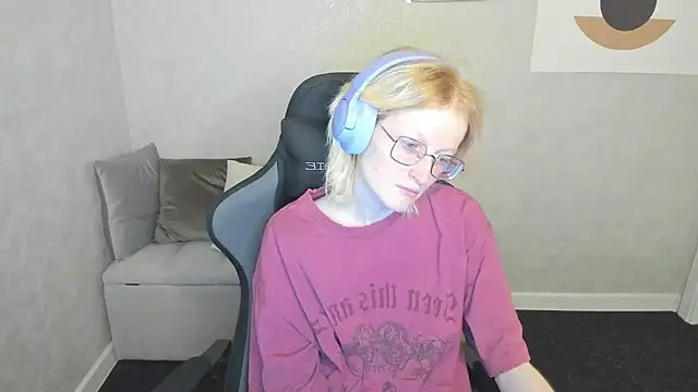 Snapshot of ElizabethHarpper chatting on September 2025 01:07:02 AM ElizabethHarpper online show from September 2025 01:07:02 AM