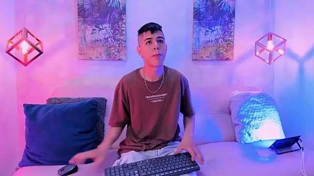 Angel Khouri online show from February 2025 08:13:02 PM