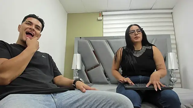 Snapshot of DAVID_VICTORIAA chatting on May 2026 01:07:01 PM DAVID VICTORIAA online show from May 2026 01:07:01 PM