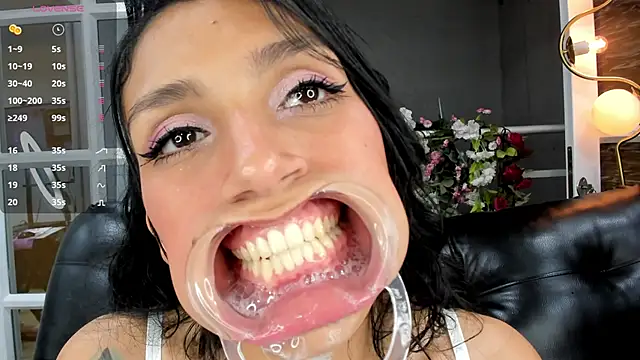 Snapshot of miss___evangeline chatting on March 2025 08:40:01 AM miss evangeline online show from March 2025 08:40:01 AM