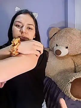 Snapshot of Danni_shy chatting on February 2025 07:29:01 PM Danni shy online show from February 2025 07:29:01 PM