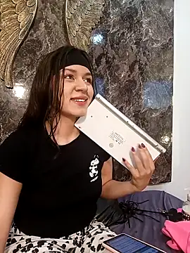 Snapshot of Danni_shy chatting on February 2025 03:29:01 PM Danni shy online show from February 2025 03:29:01 PM