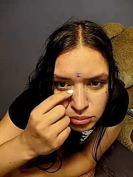 Snapshot of Danni_shy chatting on March 2025 11:32:02 PM Danni shy online show from March 2025 11:32:02 PM