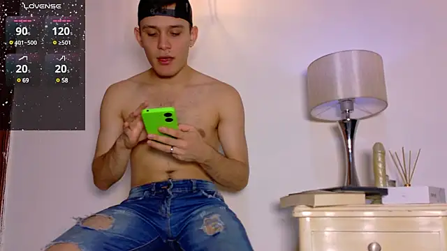 Snapshot of 1Tommy9 chatting on March 2025 10:05:01 PM 1Tommy9 online show from March 2025 10:05:01 PM