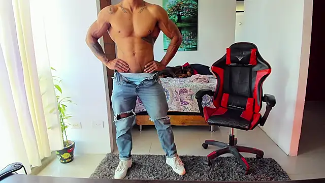 Adam Valenciia online show from September 2025 04:20:01 PM