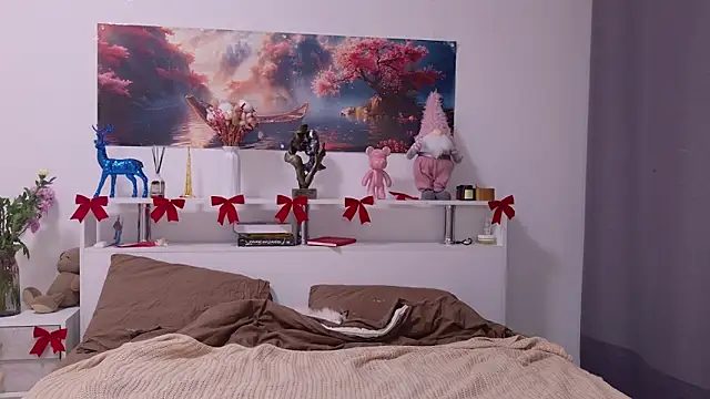 Nellie Medina online show from December 2025 04:34:02 PM