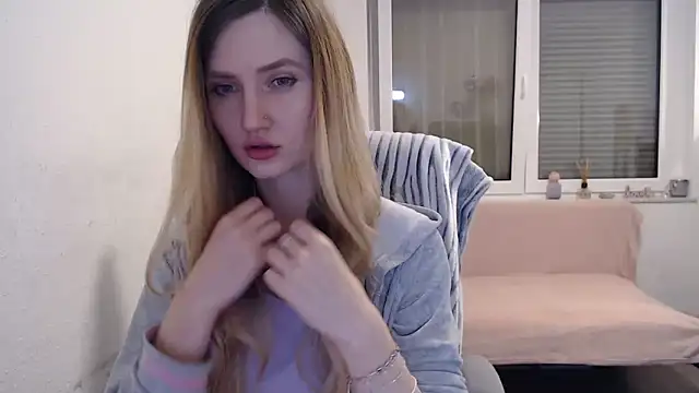 florianikaa online show from February 2025 08:41:01 PM