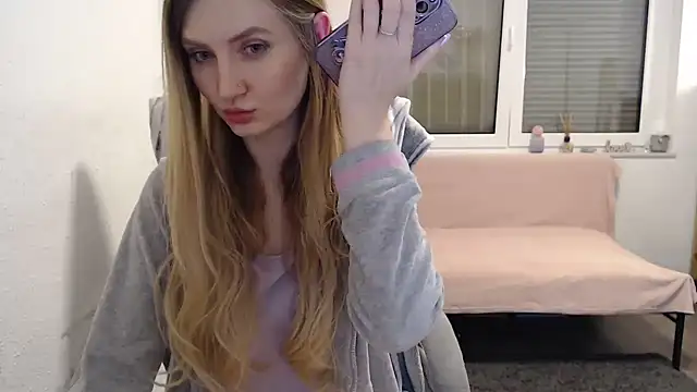 florianikaa online show from February 2025 11:42:02 PM