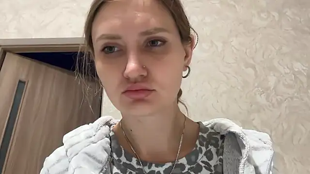 florianikaa online show from October 2025 06:53:01 PM