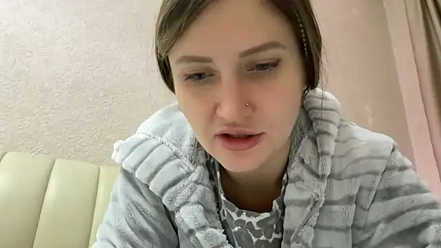 florianikaa online show from October 2025 05:57:02 PM