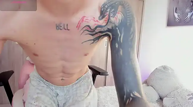 Henophiid online show from February 2025 12:55:01 PM