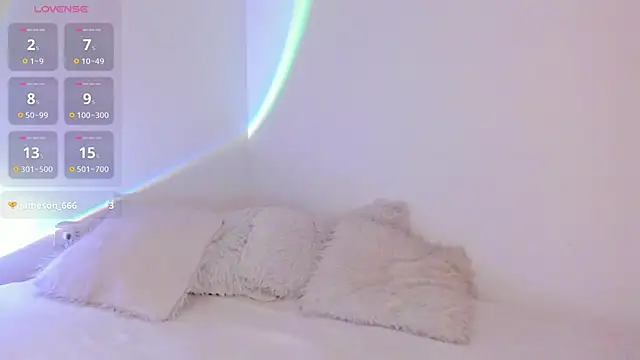 Henophiid online show from December 2025 06:44:02 AM