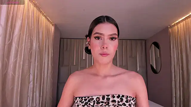 NiaSalvatore online show from March 2025 07:22:01 PM