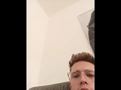 Snapshot of Hessebub chatting on October 2025 10:15:01 PM Hessebub online show from October 2025 10:15:01 PM