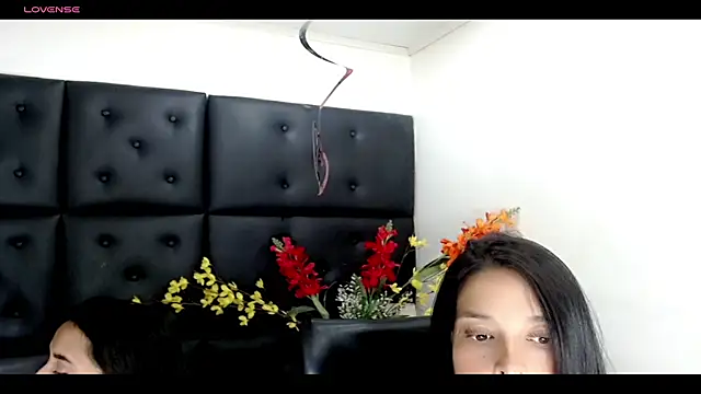 Snapshot of Carolaine01 chatting on February 2025 08:58:02 PM Carolaine01 online show from February 2025 08:58:02 PM