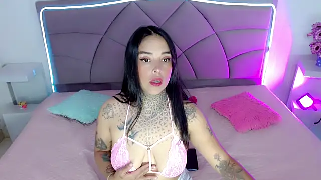 Carolaine01 online show from January 2026 04:33:02 PM