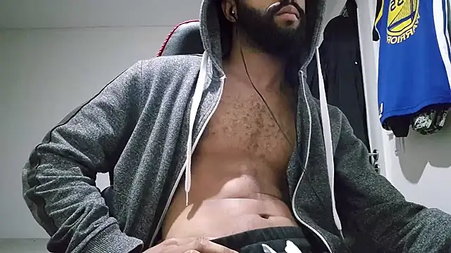 Snapshot of kevi_cocks chatting on January 2025 09:50:02 PM kevi cocks online show from January 2025 09:50:02 PM