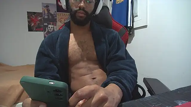 Snapshot of kevi_cocks chatting on January 2025 11:36:02 PM kevi cocks online show from January 2025 11:36:02 PM