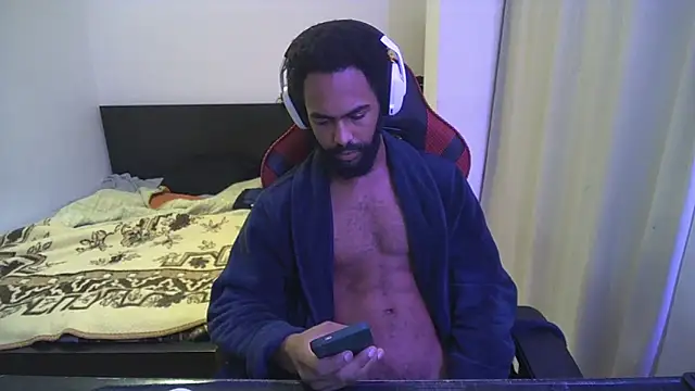 Snapshot of kevi_cocks chatting on February 2025 08:01:01 PM kevi cocks online show from February 2025 08:01:01 PM