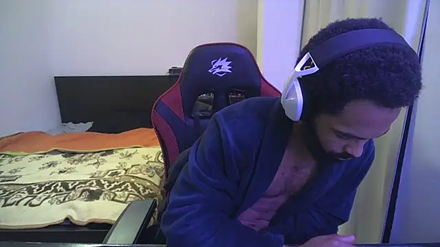 Snapshot of kevi_cocks chatting on February 2025 09:42:01 PM kevi cocks online show from February 2025 09:42:01 PM