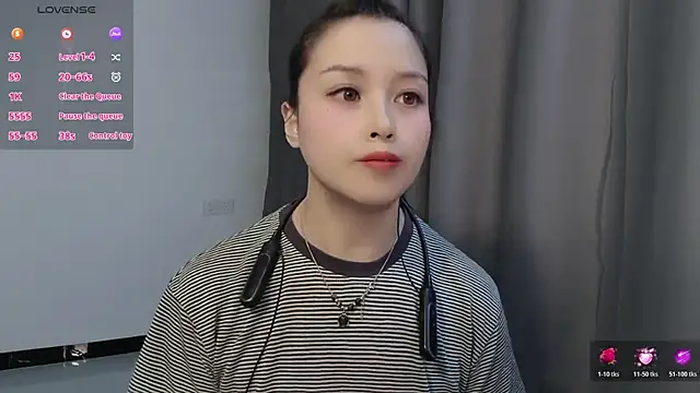 Lucky-xiuxiu online show from November 2025 02:50:02 PM