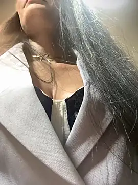 Snapshot of BELLA--26 chatting on October 2025 02:06:02 PM BELLA--26 online show from October 2025 02:06:02 PM