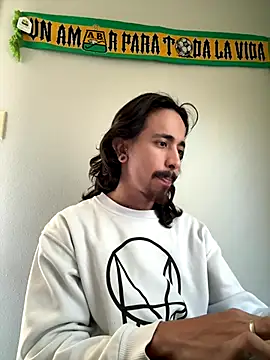 Snapshot of hair_mora chatting on November 2025 07:34:02 PM hair mora online show from November 2025 07:34:02 PM