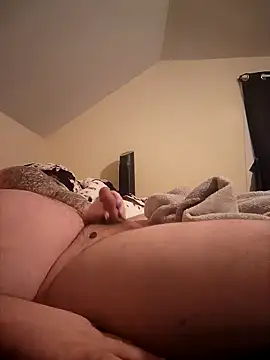 Snapshot of thickdaddy10 chatting on January 2025 03:33:01 AM thickdaddy10 online show from January 2025 03:33:01 AM