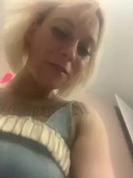 Snapshot of XxxDRAMAxxX chatting on March 2025 04:19:01 AM XxxDRAMAxxX online show from March 2025 04:19:01 AM