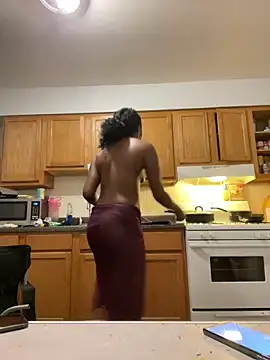 Snapshot of Yoshibaby2670 chatting on February 2025 01:41:02 AM Yoshibaby2670 online show from February 2025 01:41:02 AM