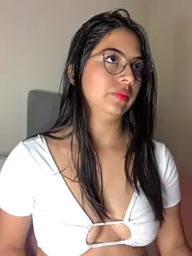 Snapshot of Julii- chatting on January 2025 04:26:01 AM Julii- online show from January 2025 04:26:01 AM