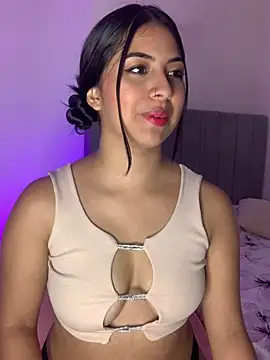 Snapshot of Julii- chatting on February 2025 01:10:02 PM Julii- online show from February 2025 01:10:02 PM