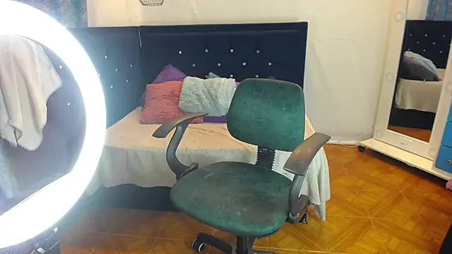 twinkmilk  online show from March 2025 03:30:02 PM