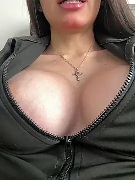 Maddy Jones online show from January 2025 06:56:01 PM