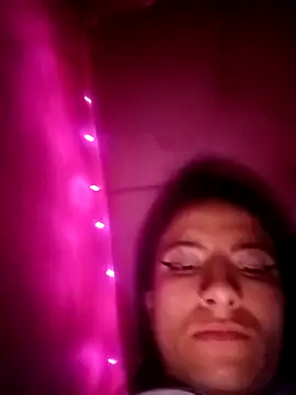 Snapshot of Anniee_x chatting on February 2026 04:11:01 AM Anniee x online show from February 2026 04:11:01 AM