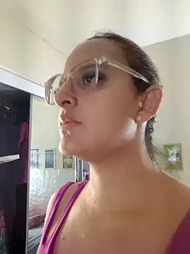 AliceRuivinha2 online show from September 2025 01:11:02 PM