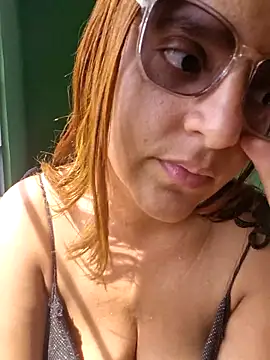 AliceRuivinha2 online show from November 2025 04:30:01 PM