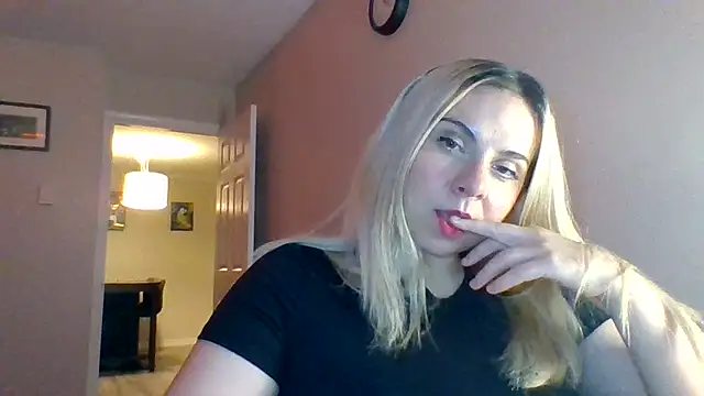 HappyIva online show from October 2025 11:18:02 AM