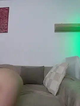 LeaHotxx online show from October 2025 05:02:02 AM