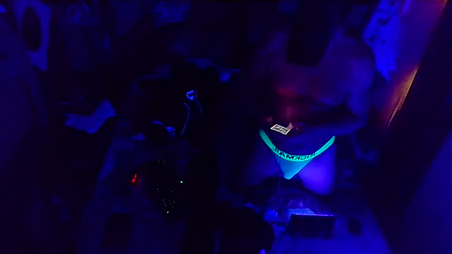 bluedragon0525 online show from October 2025 08:14:01 AM