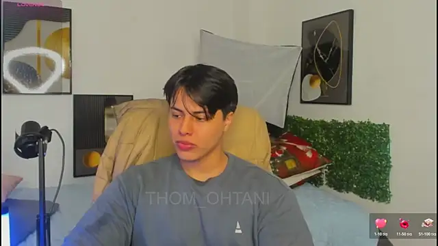 Snapshot of Thom_Ohtani chatting on May 2026 01:03:02 AM Thom Ohtani online show from May 2026 01:03:02 AM