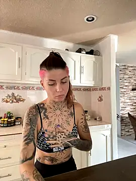 Izy cute  online show from November 2025 05:17:02 PM