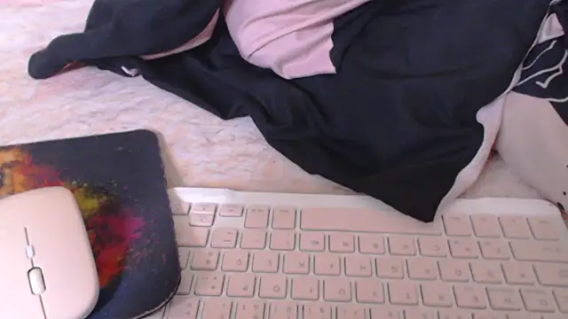 loirascorpio online show from November 2025 01:22:01 PM