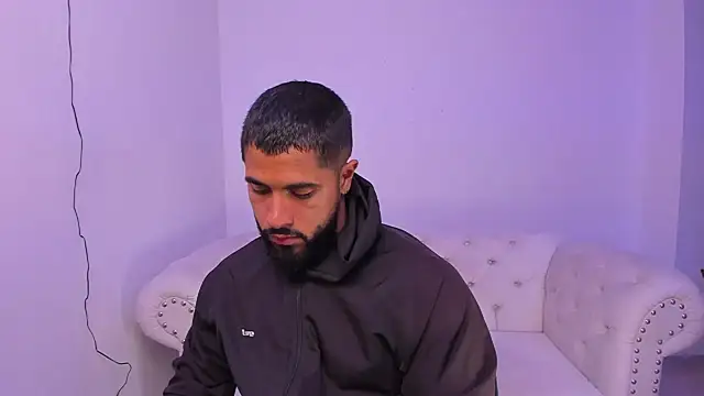 Santiago huntt online show from December 2024 02:58:01 AM