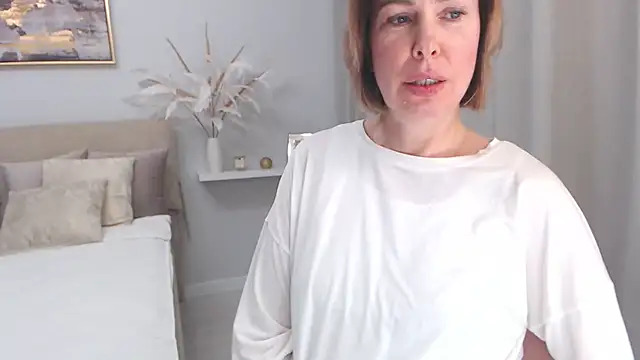 AnnyUBright online show from March 2025 02:53:02 PM