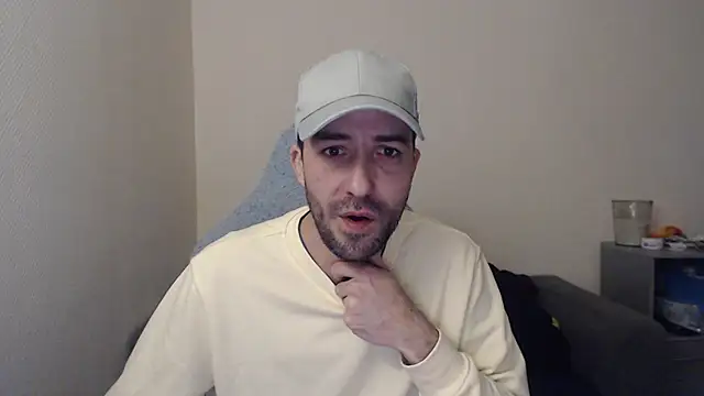 Snapshot of Ziimbafreee chatting on November 2025 05:09:02 AM Ziimbafreee online show from November 2025 05:09:02 AM