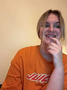 shiny bunnyyy online show from January 2025 09:03:01 PM